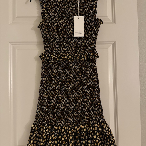 Sleeveless Faye Dress Size 2 - Picture 4 of 7